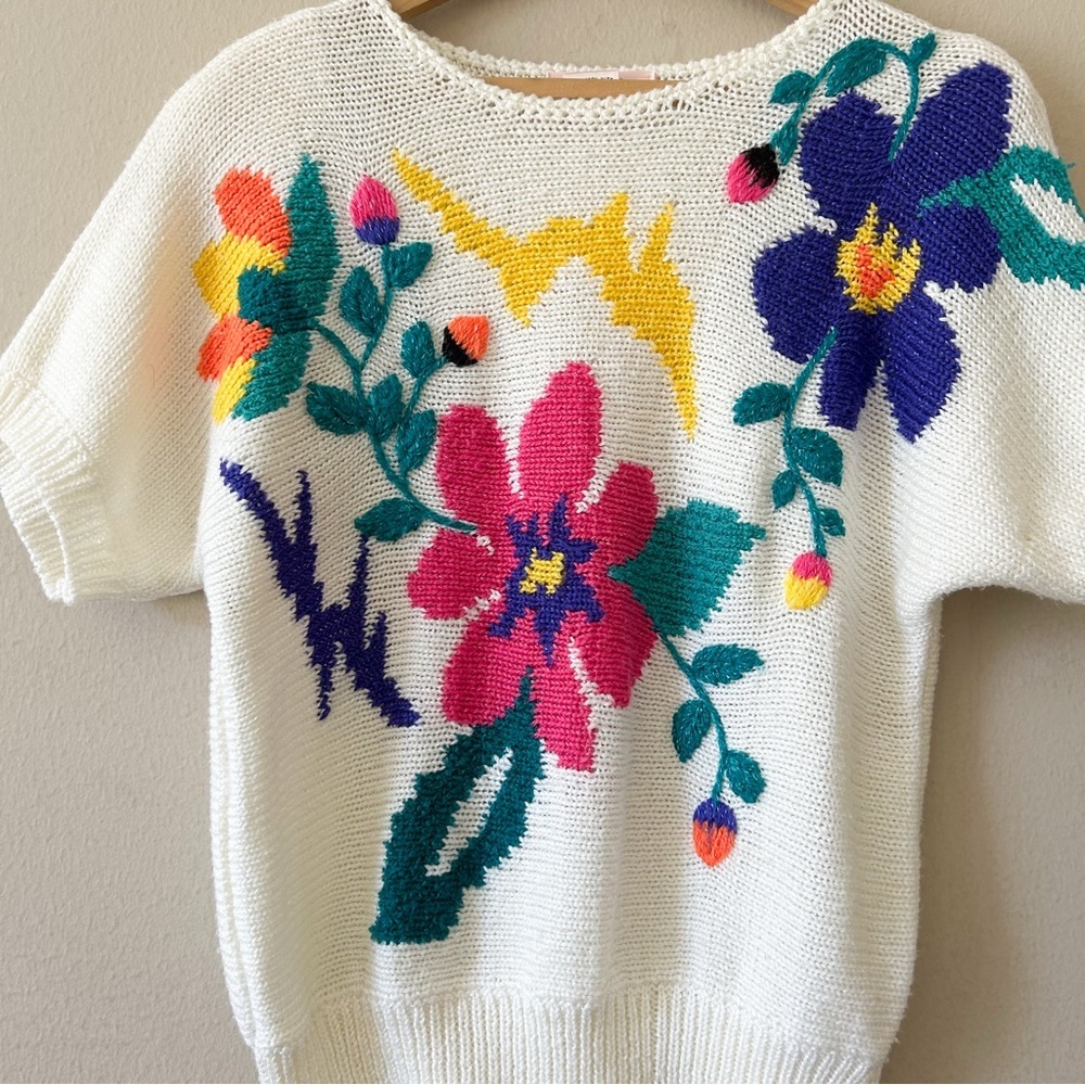 Vintage 80’s Jaclyn Smith White Floral Crew Neck Sweater - Picture 2 of 4